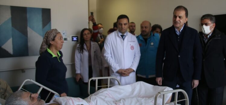 AK Parti Sözcüsü Çelik, Adana'da hastanedeki depremzedeleri ziyaret etti:
