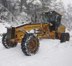 Antalya'nın yüksek kesimlerinde karla mücadele çalışması yapılıyor