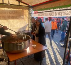 Arpaçay Belediyesi Adıyaman'da depremzedelere 3 öğün sıcak yemek hazırlıyor