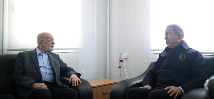 Bakan Akar, Saadet Partisi Genel Başkanı Karamollaoğlu ile görüştü