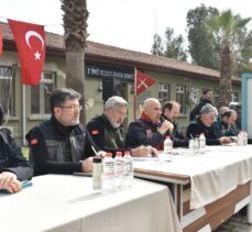 Bakan Kirişci Hatay'ın Kırıkhan ilçesinde çiftçilerle bir araya geldi: