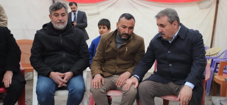 BBP Genel Başkanı Destici, Gaziantep'te tedavi gören depremzedeleri ziyaret etti