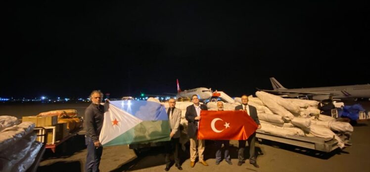 Cibuti'de depremzedeler için toplanan yardımlar Türkiye'ye gönderildi