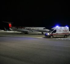 Deprem bölgesinde yaralanan 4 kişi daha ambulans uçakla Ankara'ya getirildi