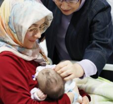 Emine Erdoğan, Ankara'ya getirilen depremzede bebekleri ziyaret etti