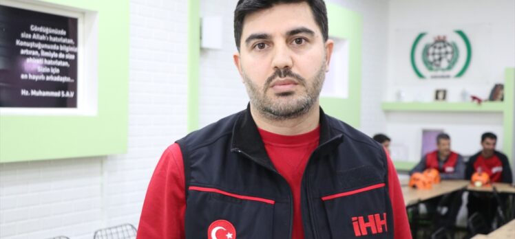 Enkazda hayat kurtaran İHH Erzurum ekibi şimdi de yardım faaliyetleri yürütüyor