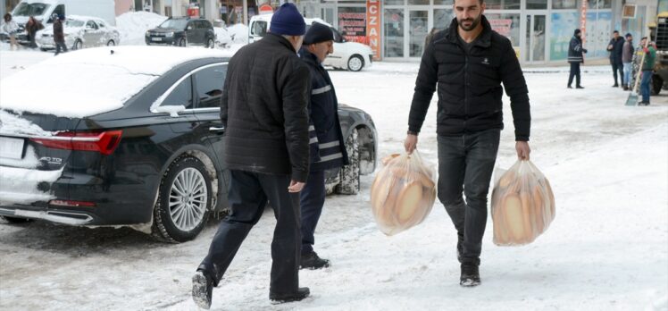 Erzurum, Kars ve Ardahan'da deprem bölgesine yardımlar sürüyor