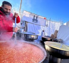Erzurum Büyükşehir Belediyesi Hatay ve Malatya'da 75 bin kişiye yemek ulaştırıyor