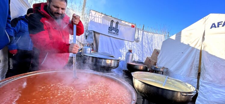 Erzurum Büyükşehir Belediyesi Hatay ve Malatya'da 75 bin kişiye yemek ulaştırıyor