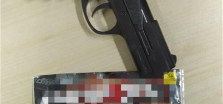 Eskişehir'de oyuncak silahla kuyumcu soymaya çalışan 2 zanlı yakalandı