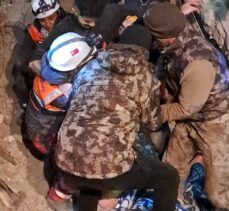 Gaziantep'te enkaz altında kalan Adnan 94 saat sonra kurtarıldı