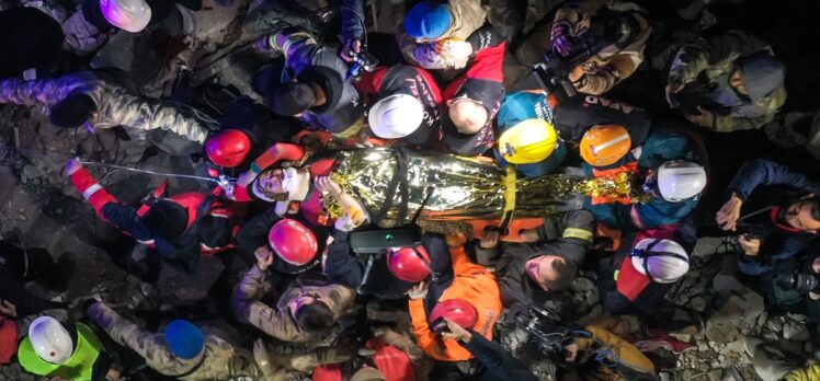 GÜNCELLEME – Hatay Antakya'da depremin 209'uncu saatinde karı koca enkazdan kurtarıldı