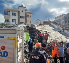 Hatay'da bir kişi Edirne AFAD ekiplerince 47 saat sonra deprem enkazından kurtarıldı