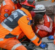 İslahiye'de 4 yaşındaki çocuk depremin 132. saatinde enkazdan kurtarıldı