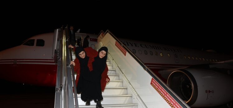 Kahramanmaraş'ta yaşayan siyam ikizleri Cumhurbaşkanlığı uçağıyla Ankara'ya getirildi