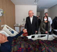 Kılıçdaroğlu ve eşi, Bilkent Şehir Hastanesi'nde tedavi gören depremzedeleri ziyaret etti