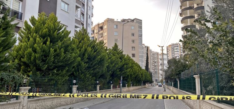 Mersin'de depremlerden etkilenen 8 katlı bina tahliye edildi