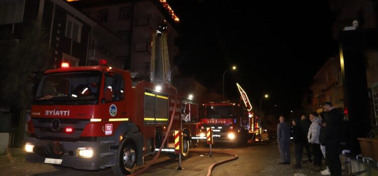 Sakarya'da otelin çatı katında çıkan yangın söndürüldü
