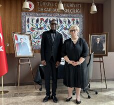 Senegalli sanatçı Ndour'dan Türkiye'nin Dakar Büyükelçiliğine taziye ziyareti