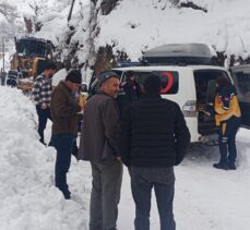 Siirt'te kar nedeniyle mahsur kalan hamile kadın hastaneye ulaştırıldı