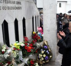 Sırbistan'dan Karadağ'a giden trenden kaçırılarak öldürülen 19 kişi katliamın 30. yılında anıldı