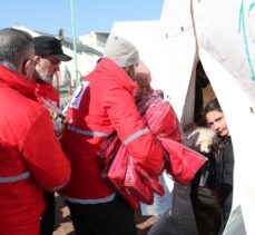 Türk Kızılay, depremzedelere 5 aşevi, 326 mobil mutfak ve 86 ikram aracıyla hizmet veriyor