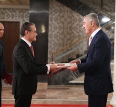 Türkiye'nin Podgoritsa Büyükelçisi Kalkavan, güven mektubunu sundu