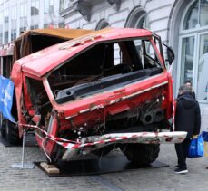 Ukrayna'daki savaşta zarar gören acil durum araçları Brüksel'de sergileniyor