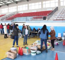 Van ve Bitlis'te depremzedeler için “sosyal market” kuruldu