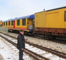 Yardım malzemesi ve iş makinesi yüklü trenler Kocaeli ve Afyonkarahisar'dan yola çıktı