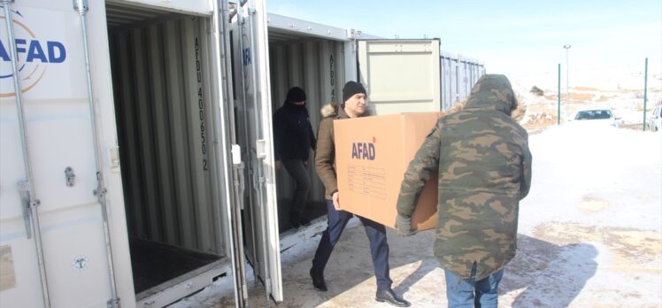 Kırşehir, Niğde,Yozgat ve Kayseri'den deprem bölgesine yardım malzemesi gönderildi