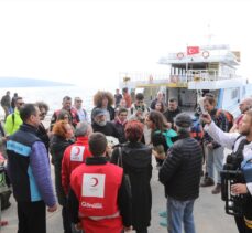 Yunanistan'dan sosyal dayanışma ekibi, depremzedelere yardım malzemesi getirdi
