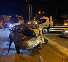 Aksaray’da tır ile otomobilin çarpışması sonucu 3 kişi yaralandı
