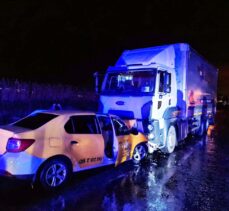 Amasya'da tırla çarpışan taksinin sürücüsü öldü
