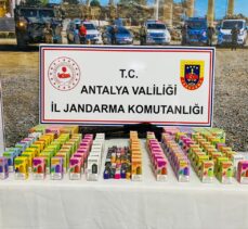 Antalya’da kaçak içki ve tütün operasyonunda 4 kişi gözaltına alındı