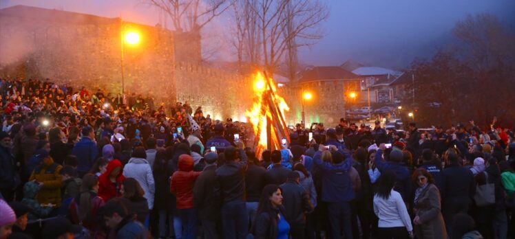 Azerbaycan'ın tarihi Şeki kentinde Nevruz Bayramı kutlanıyor