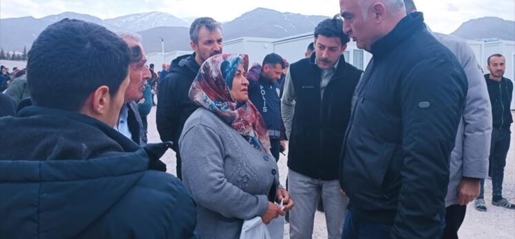 Bakan Ersoy, depremlerden etkilenen Malatya'da incelemelerini sürdürdü