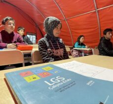 Depremzede öğrenciler “Mehmetçik Okulu”yla geleceğe hazırlanıyor