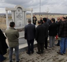 Devlet sanatçısı Murat Çobanoğlu, vefatının 18. yılında Kars'taki mezarı başında anıldı