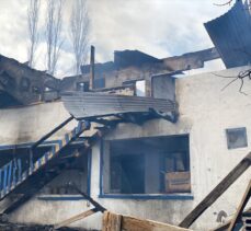 Erzurum'da 4 ev yanarak kullanılamaz hale geldi
