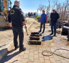 Gelibolu'da kanalizasyon kazısında patlamamış top mermileri bulundu