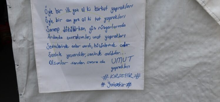 Hatay'da yardım ekiplerinin çadırlara yazdığı notlar depremzedelere moral oluyor