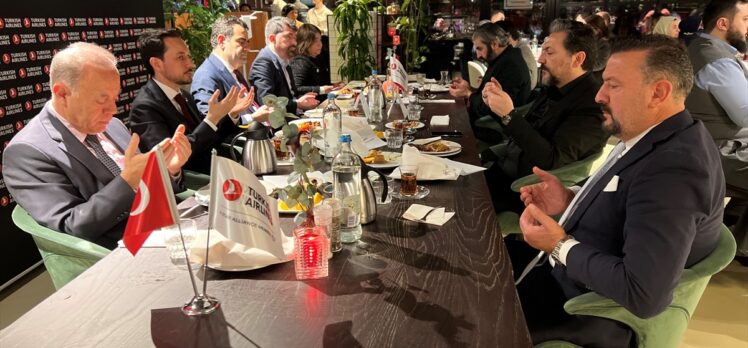 Hollanda Türk toplumu temsilcileri THY'nin iftar programında bir araya geldi