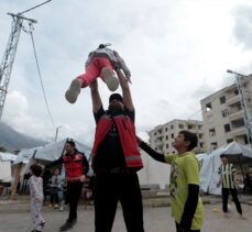 İskenderun'da depremzede çocuklar “survivor parkuru”nda eğlendi