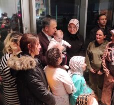 İstanbul Valisi Yerlikaya, depremzedelerle iftar yaptı