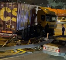 İstanbul'da Basın Ekspres Yolu, tır kazası nedeniyle trafiğe kapandı
