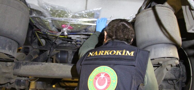 Kapıkule Sınır Kapısı'nda bir tırda 13 kilogram uyuşturucu ele geçirildi