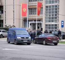 Karadağ’ın başkenti Podgorica’da mahkeme binasına el bombalı saldırı