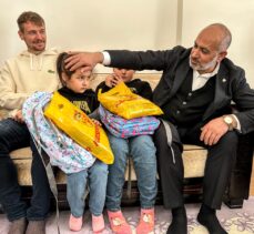 Kayseri'deki depremzede aileye “Kayserispor” morali