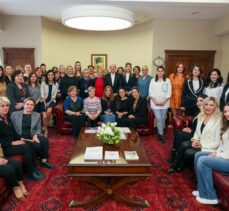 Kılıçdaroğlu, 8 Mart Dünya Kadınlar Günü'nde partideki kadın personelle bir araya geldi